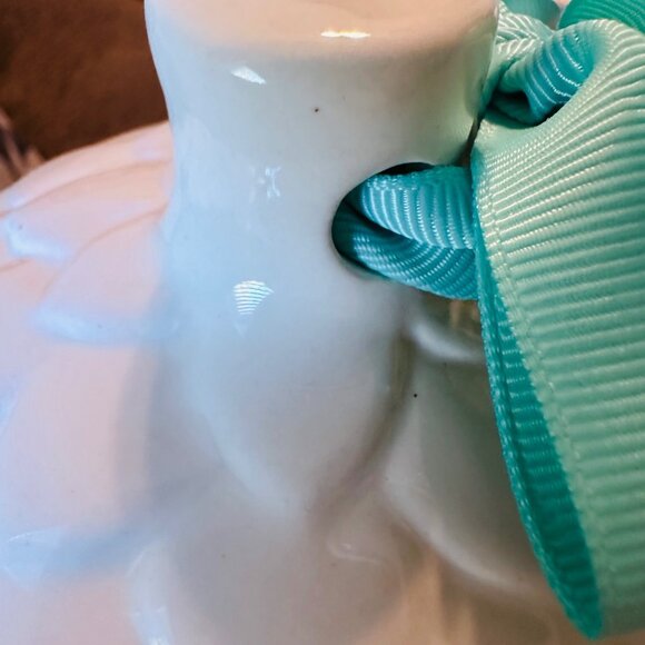 Rae Dunn Artisan Acorn Chirp Birdhouse Ceramic With Blue Bow 7 inches Tall - Picture 6 of 15